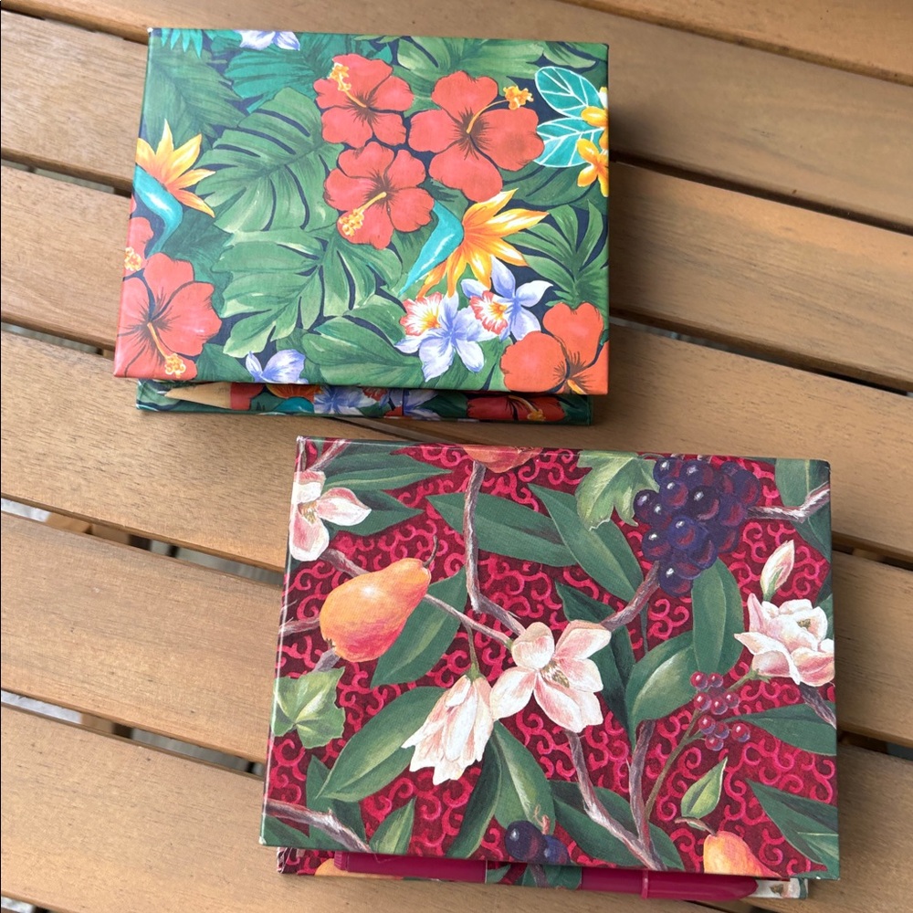 2 Boxes Aloha With Paper And Pen